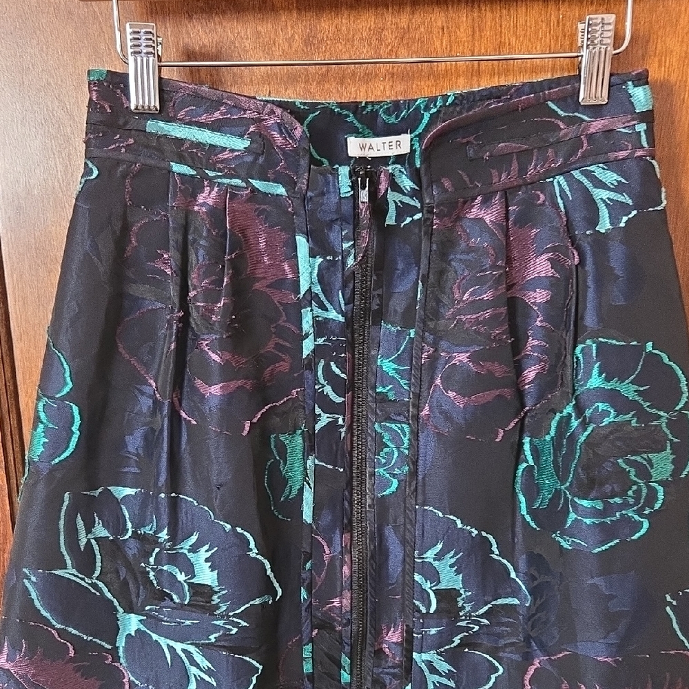 Walter Elegant Black and Blue Pleated A-Line Skirt